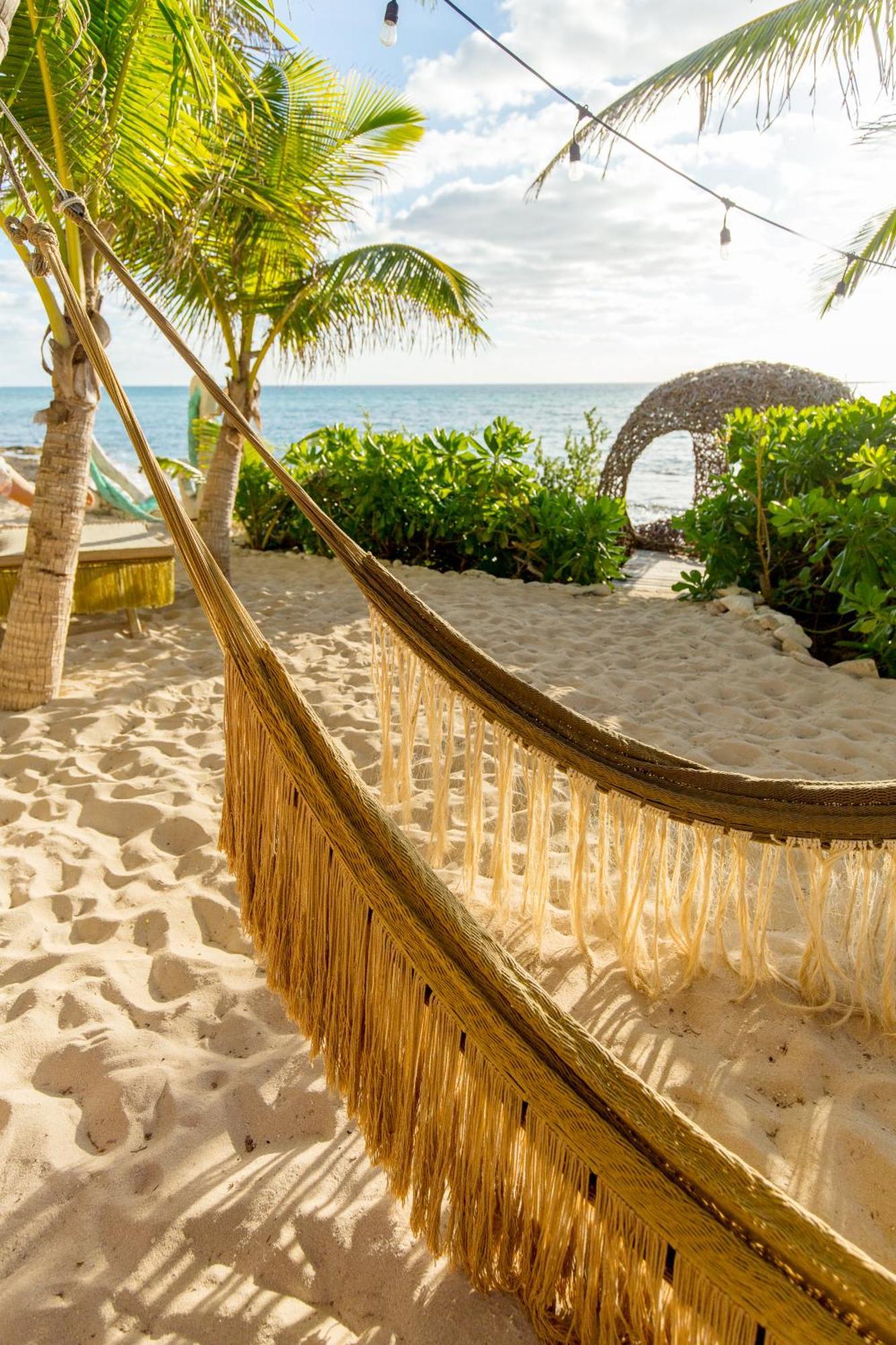 Angelina 28 Beachfront And Family Apartments - Modern And Relaxing Long Stays - 20 Min From Cancun Airport Puerto Morelos Extérieur photo
