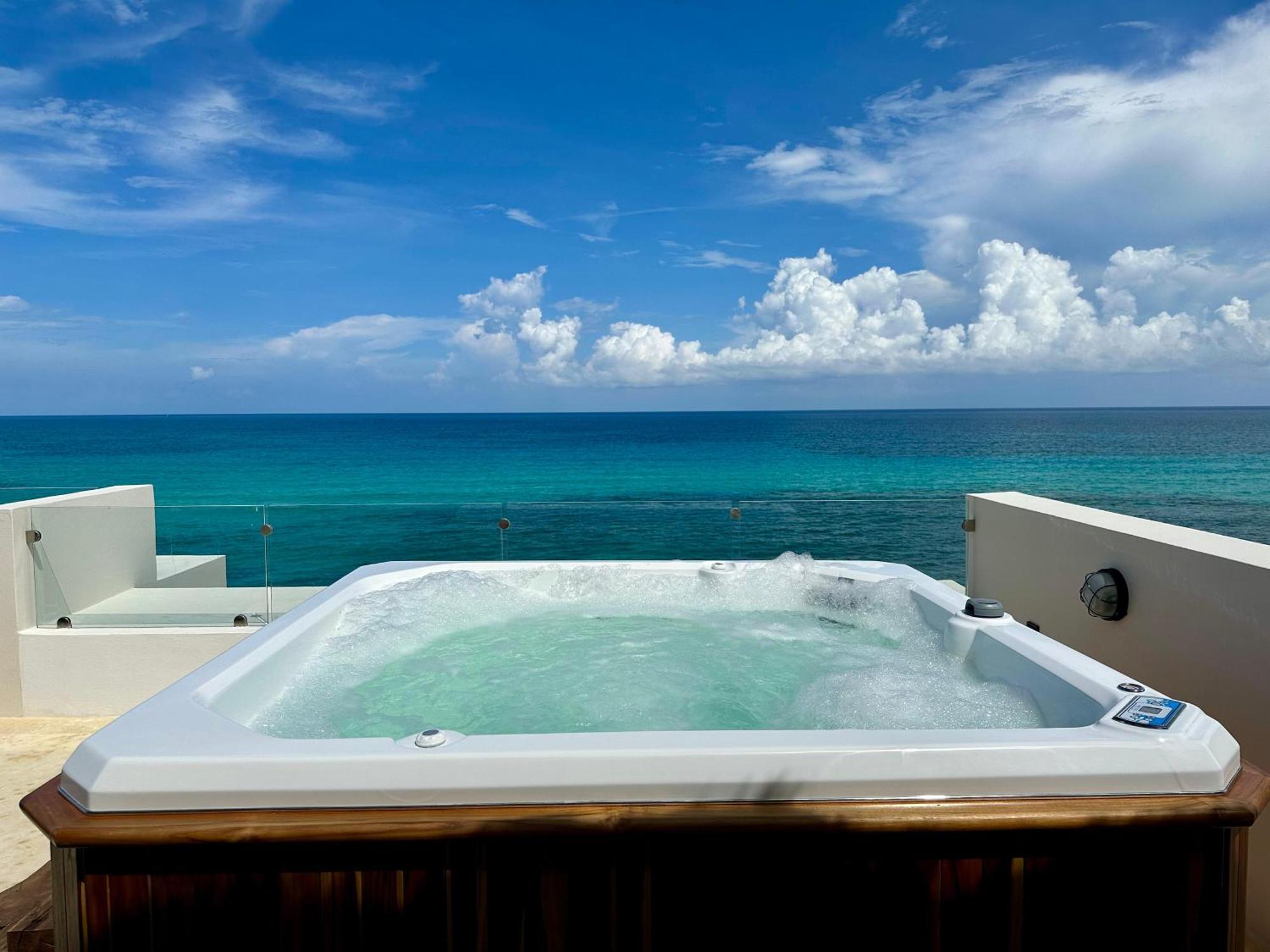 Angelina 28 Beachfront And Family Apartments - Modern And Relaxing Long Stays - 20 Min From Cancun Airport Puerto Morelos Extérieur photo